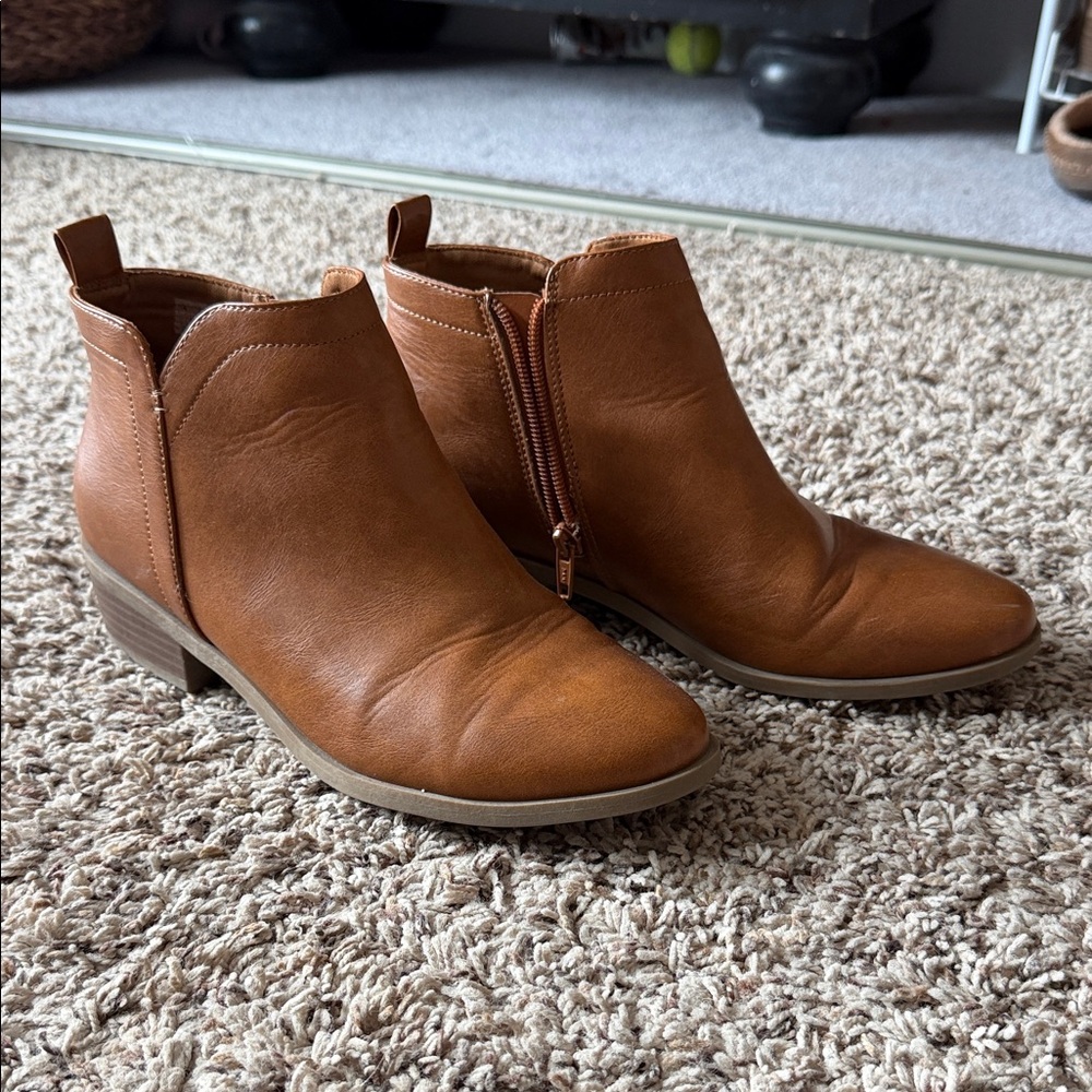 Girls Wonder Nation Ankle Boots size 6 - women’s 7.5